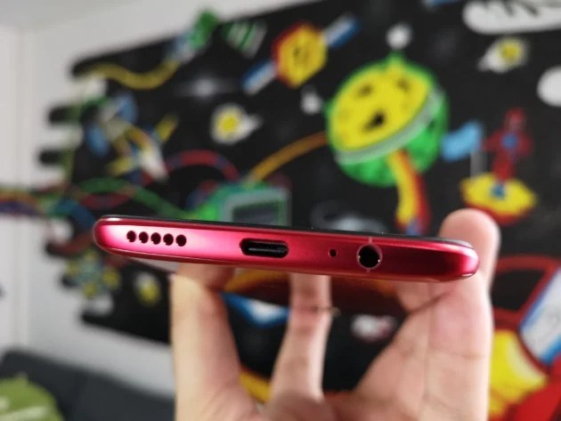 OnePlus 6 red usb