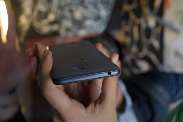 Poco Pocophone F1 - DSC09379 Poco Pocophone F1 - DSC09379