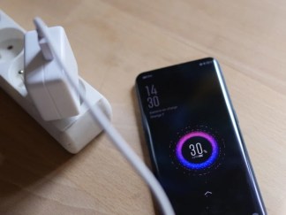 Our selection of the best fast chargers for your smartphone
