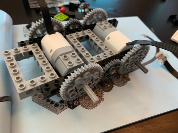 Test Lego DC COMICS Super Heroes Batmobile radiocommandée boite montage 3