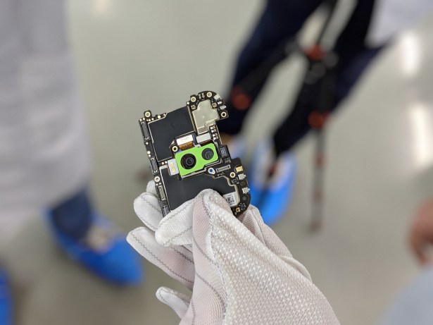 Visite OnePlus - Oppo - Usine - Shenzhen - FrAndroid - 00100lPORTRAIT_00100_BURST20181024150953463_COVER