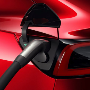 Tesla Model 3 : selon Musk, la durée de vie de sa batterie pourrait atteindre 800 000 kilomètres