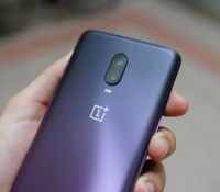 Le OnePlus 6T "Thunder Purple" // Source : Frandroid