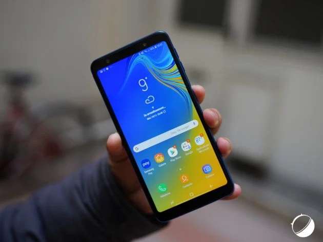 Samsung Galaxy A7 (2018) bia