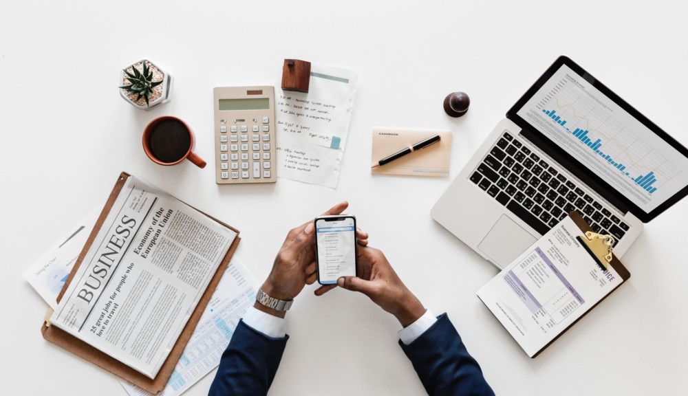 business-rawpixel-bureau