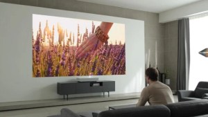 LG présente un vidéoprojecteur ultra courte portée capable d’afficher une image de 120 pouces en 4K