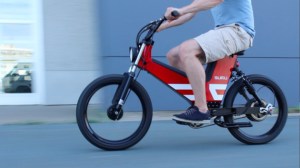 Scrambler : un vélo électrique haut de gamme à mi-chemin avec le scooter