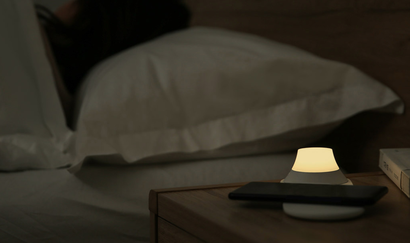 Yeelight Wireless Charging Night Lamp - 3