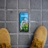 Prise en main du Xiaomi Mi 9 : une bête de course qui va faire de l’ombre à la concurrence