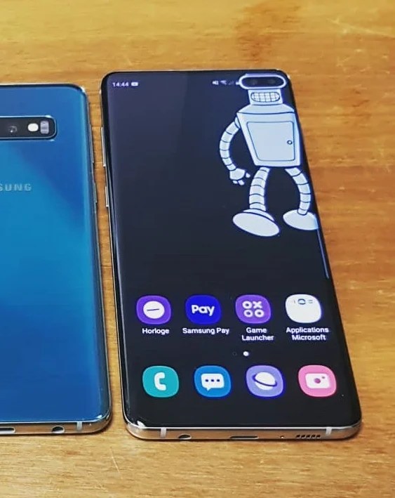 Samsung Galaxy S10+ bender