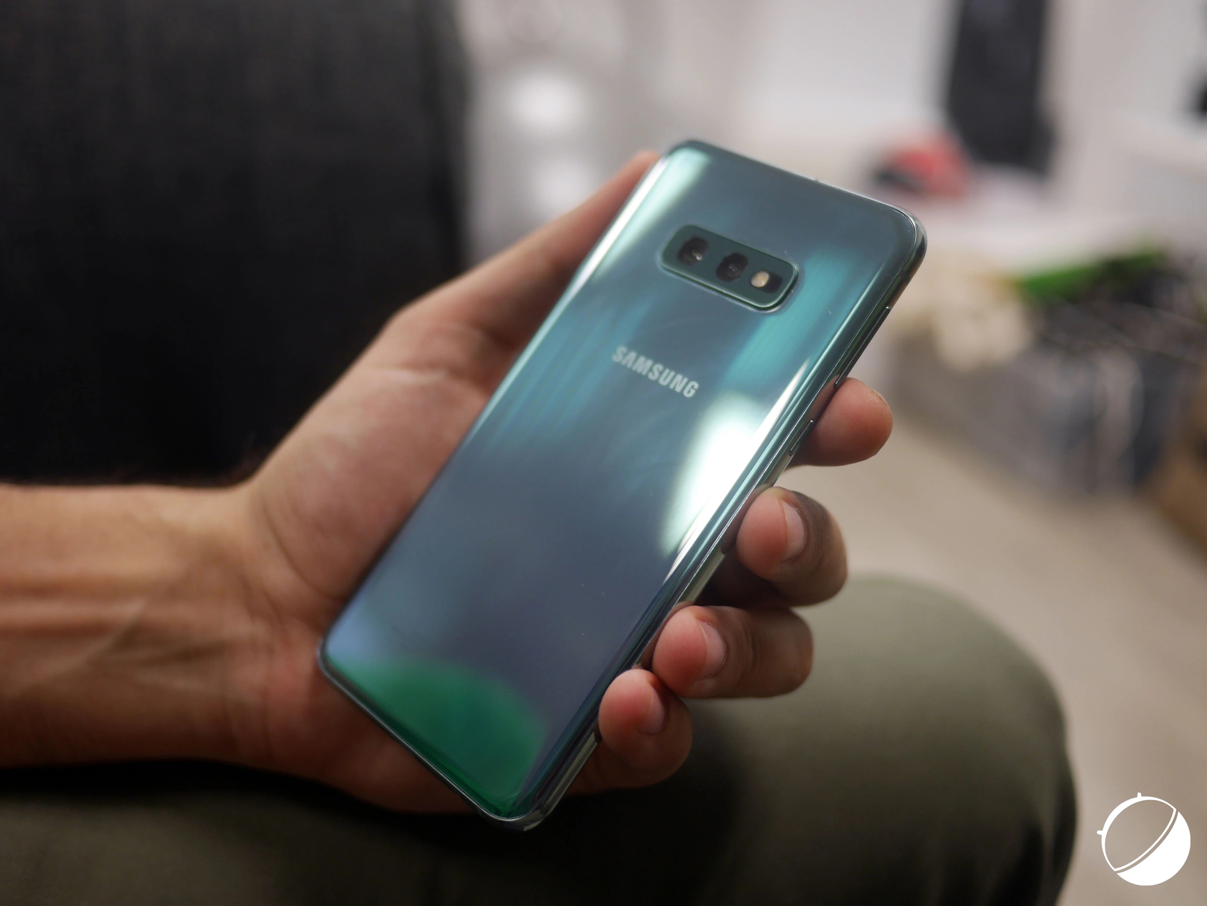 Samsung Galaxy S10e dos