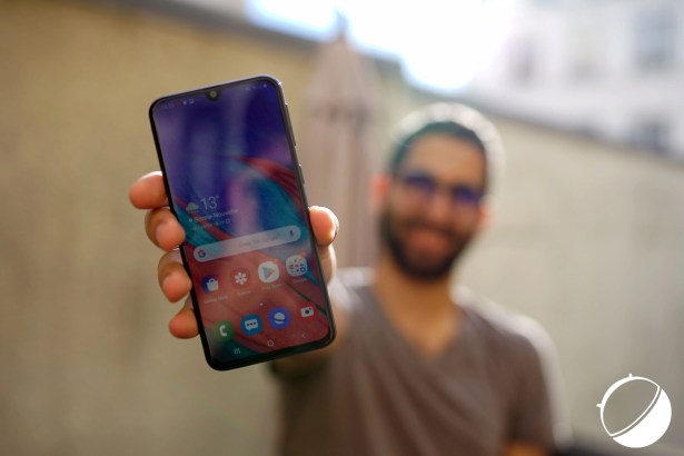 Samsung Galaxy A40 face