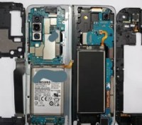 Samsung Galaxy Fold teardown 1