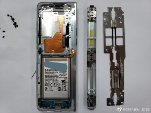 Samsung Galaxy Fold teardown 6