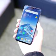 Test du Xiaomi Mi 9 SE : mignon et puissant