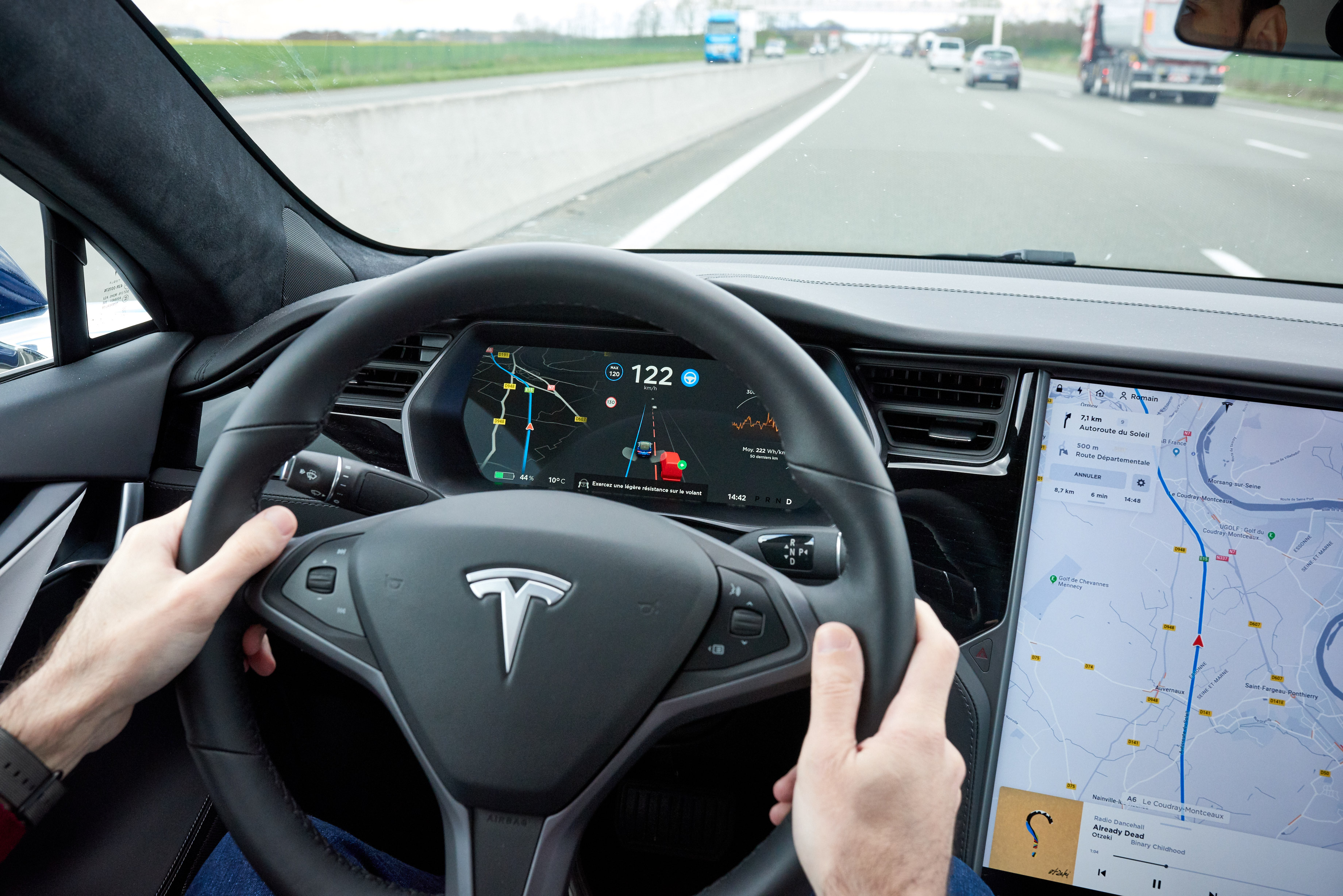 Tesla et la conduite autonome : quelle différences entre USA et Europe ?