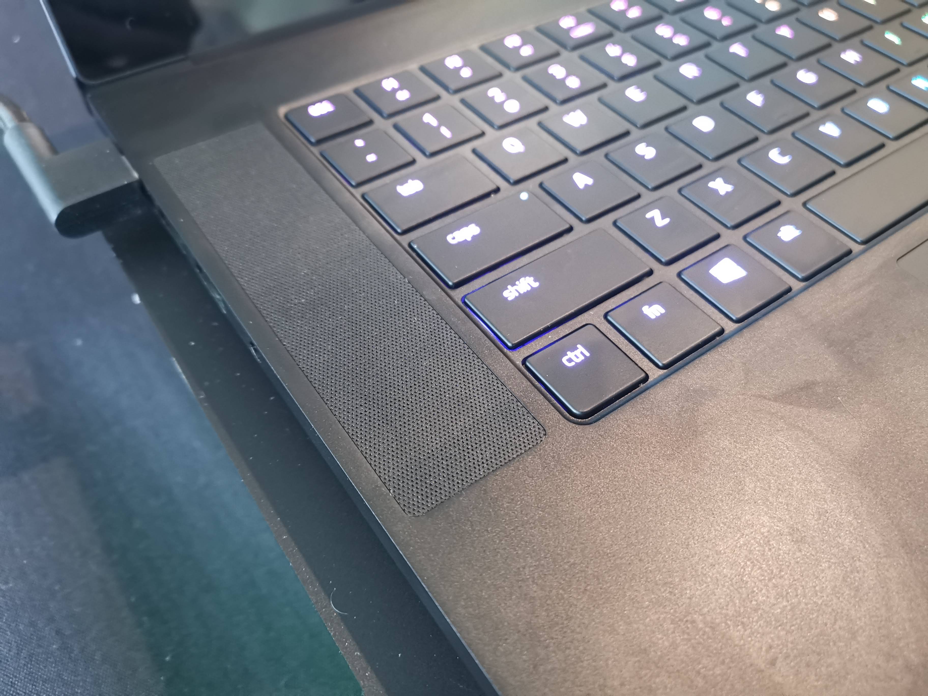 razer-blade-15-advanced-oled-05