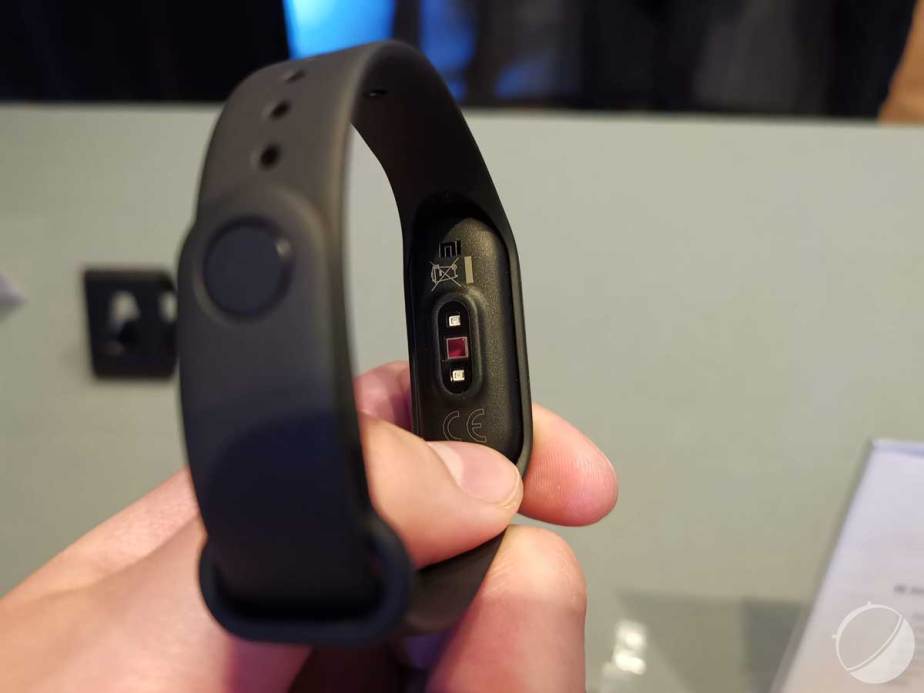 xiaomi-mi-band-4-pem-02