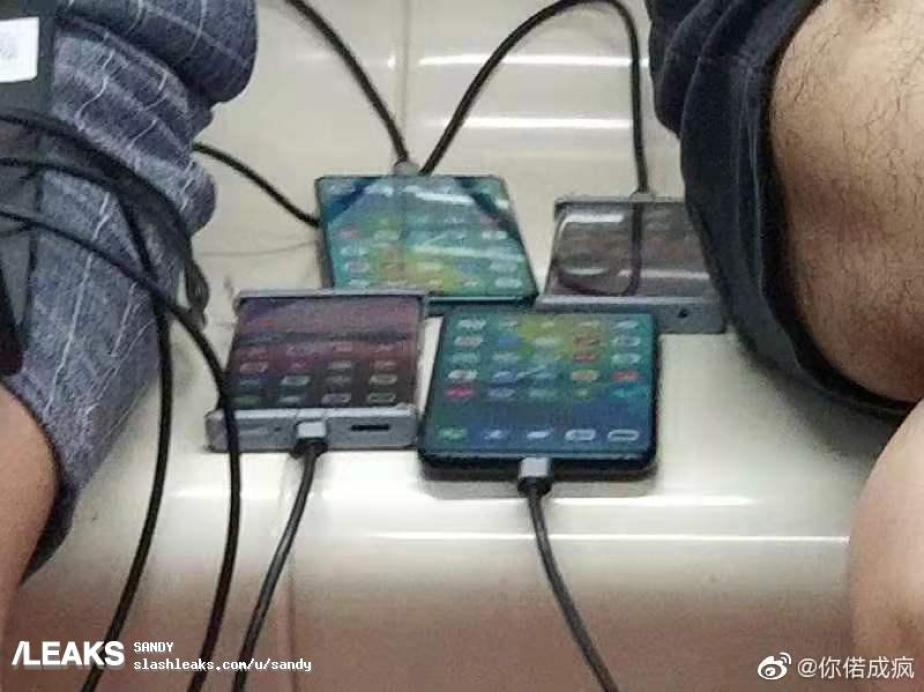 2-mate-30-pro-units-spotted-in-in-public-transport-182
