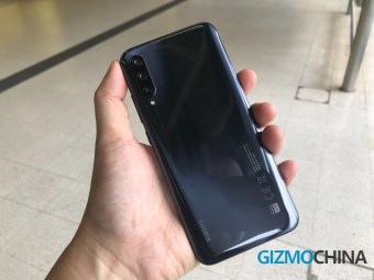 Mi-A3-hands-on-03