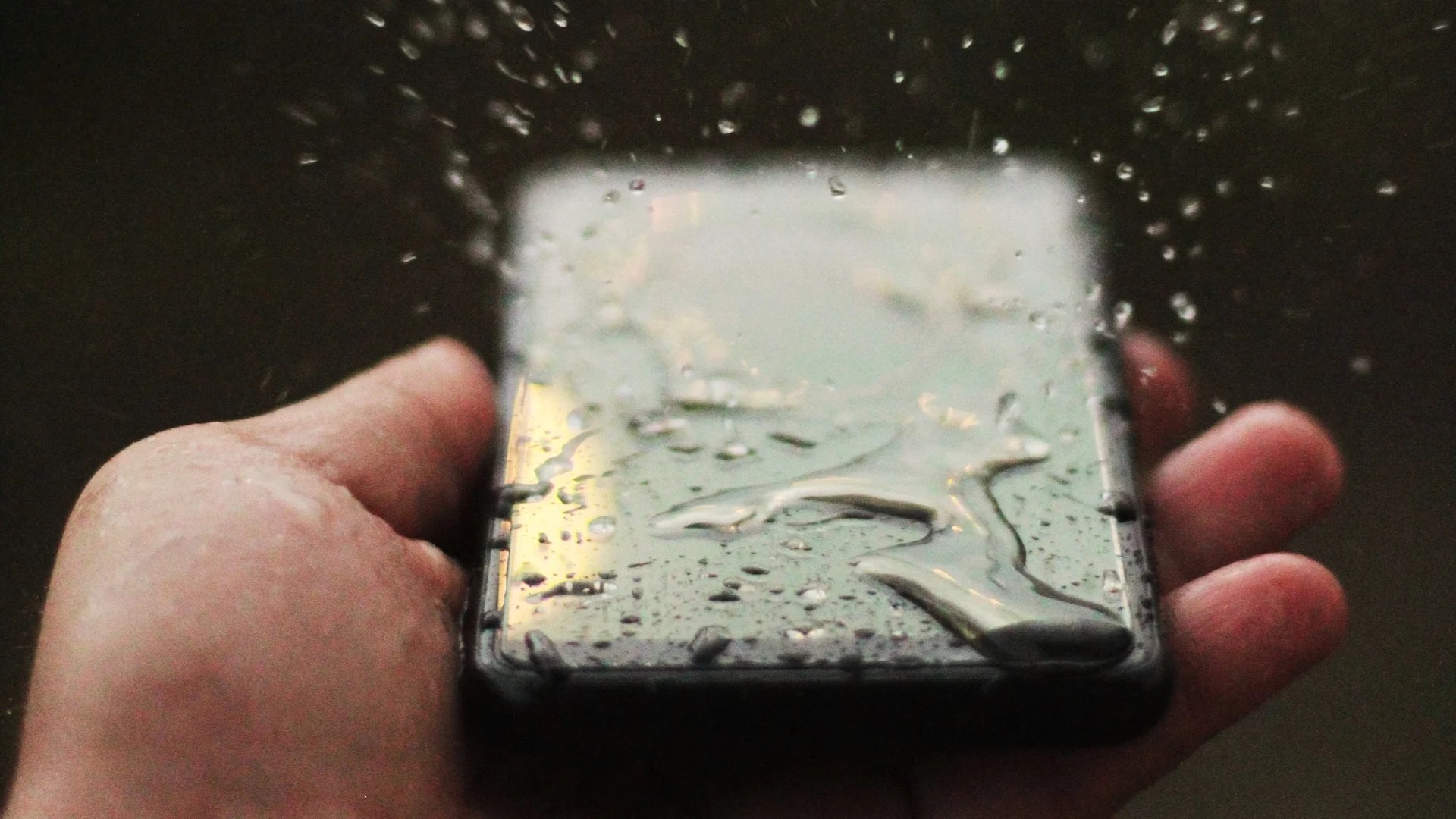 Quel smartphone étanche ou résistant à l’eau choisir en 2022 ?