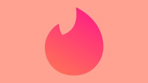 Tinder va proposer des appels vidéo pour respecter la distanciation sociale Tinder va proposer des appels vidéo pour respecter la distanciation sociale