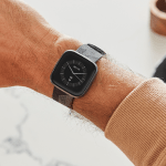 Fitbit annonce la Versa 2, sa nouvelle montre connectée avec écran OLED