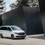 Mercedes officialise son premier van électrique : jusqu’à 8 passagers et 405 km d’autonomie