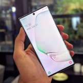 Prise en main du Samsung Galaxy Note 10 : un max de style(t) et des incertitudes