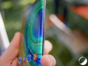 L'écran incurvé du Huawei Mate 30 Pro pour illustration