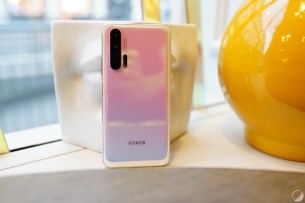 Honor 20 Pro Icelandic Frost - FrAndroid - c_DSC02859