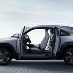 MX-30 officialisé : le premier SUV électrique de Mazda se dote de portières « suicide »
