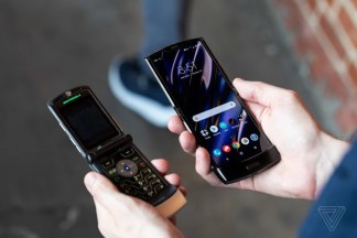 Motorola RAZR : un smartphone pliable ambitieux mais trop faible d’après la presse américaine