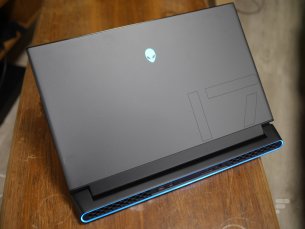 Alienware m17 test photos (31)