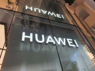 Huawei pourrait également arrêter de fournir des chargeurs… bien malgré lui