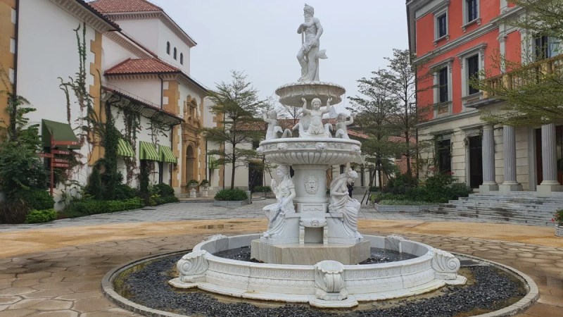 On a visité l’ahurissant campus de Huawei en Chine : on s’est cru en Europe (et c’est normal)