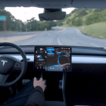 Les voitures Tesla peuvent désormais lire les panneaux de vitesse