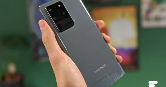 Samsung Galaxy S20 Ultra // Source : Frandroid