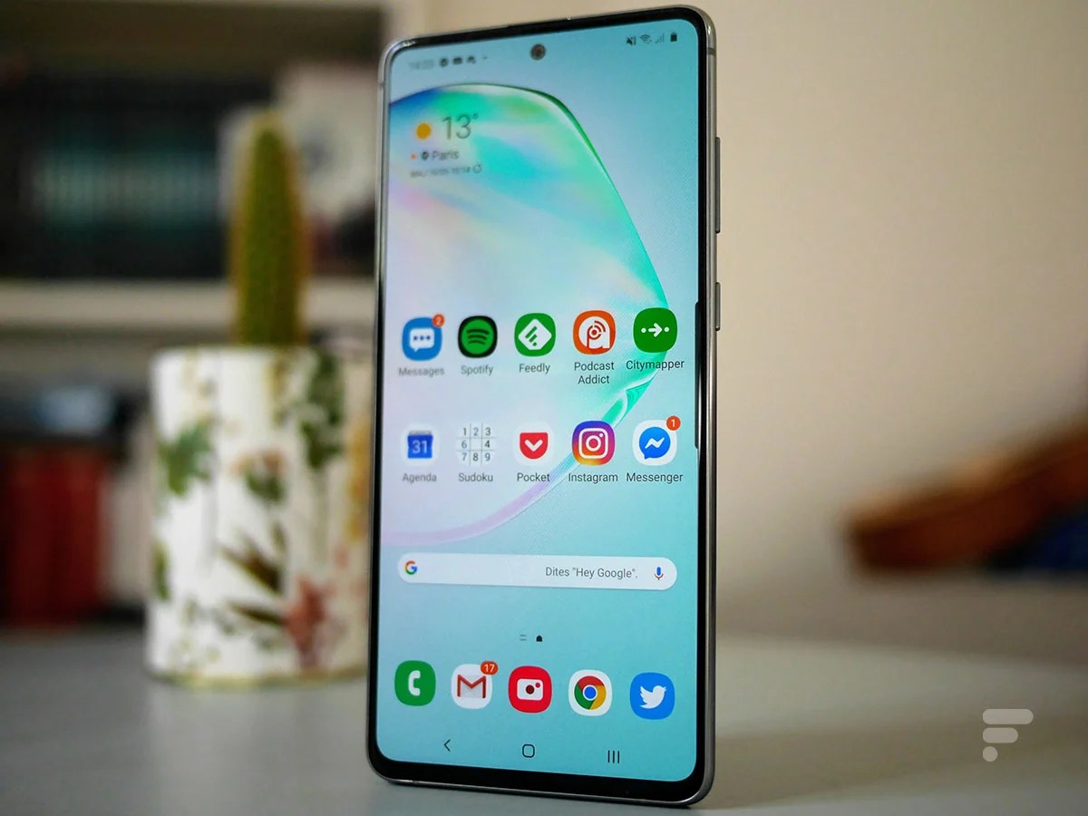 La face avant du Samsung Galaxy Note 10 Lite