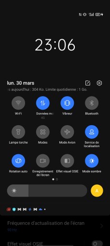 RealmeUI : le panneau d'actions rapides / de notifications