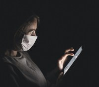 45% des Français n'approuvent pas StopCovid // Source : Unsplash / Engin Akyurt