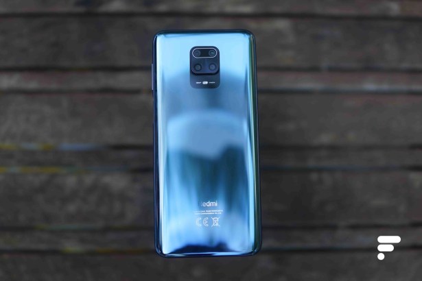 Le dos en verre du Xiaomi Redmi Note 9S