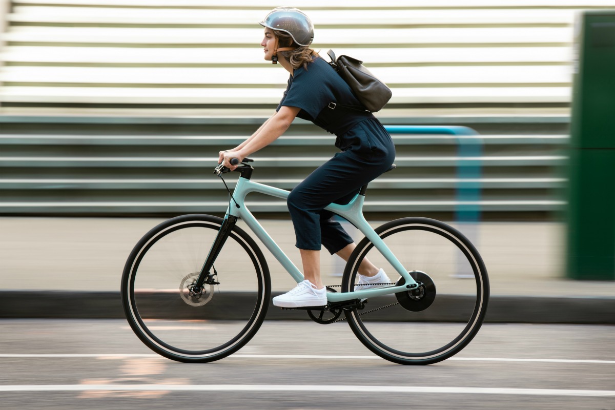eeyo-1-cloud-blue-blur-gogoro