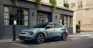 Citroën ë-C4 officialisée : tout savoir sur la nouvelle compacte électrique de la marque aux chevrons