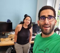 Omar a accueilli Melinda dans une rédaction vidée par le confinement