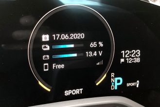 porsche-taycan-ecran-batterie-sport