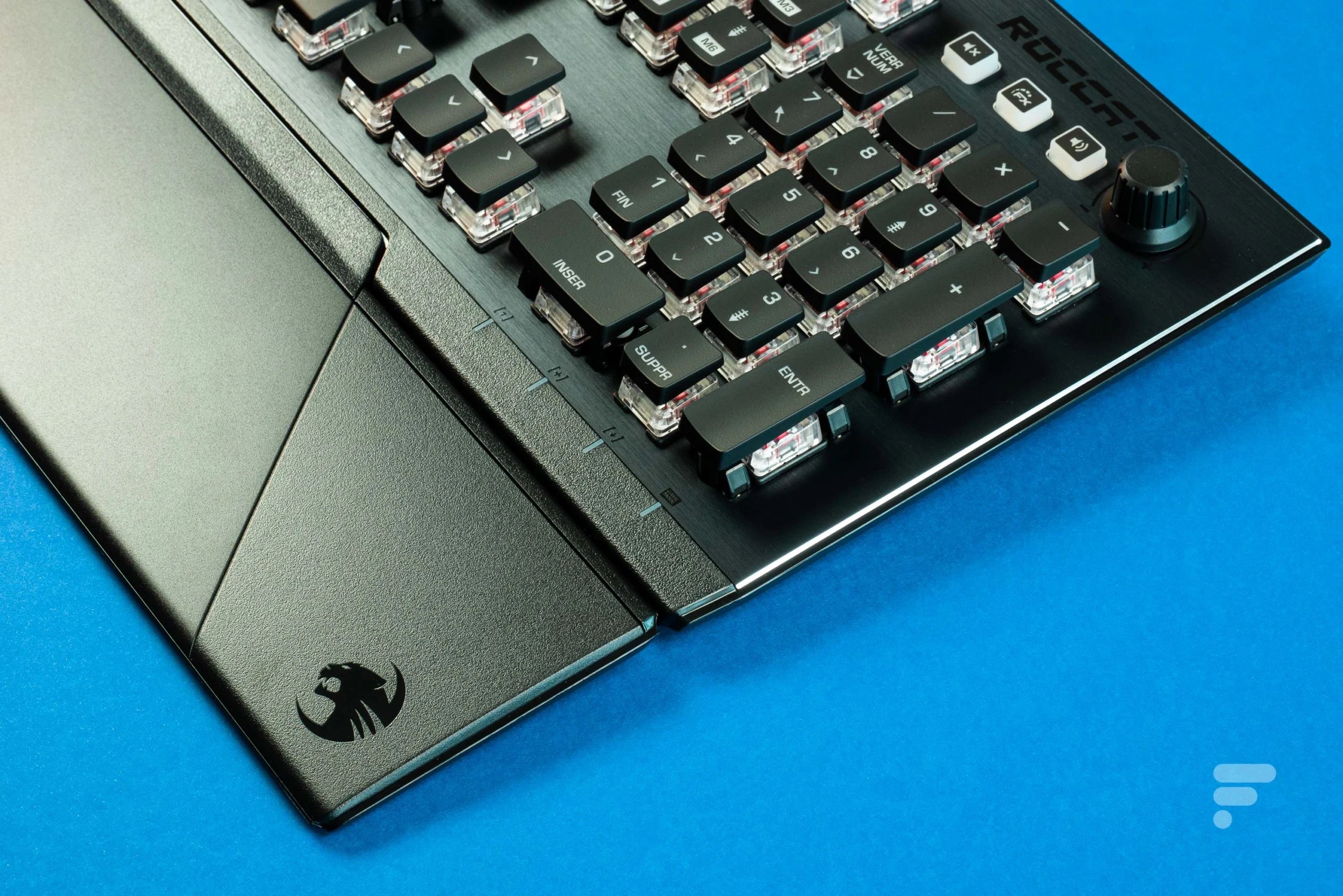 Roccat Vulcan 121