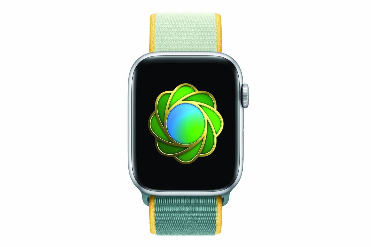 Une Apple Watch avec le badge environnement