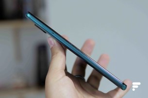 Vue latérale du Xiaomi Redmi Note 9 Pro