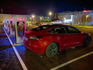 Tesla Model 3 Superchargeur